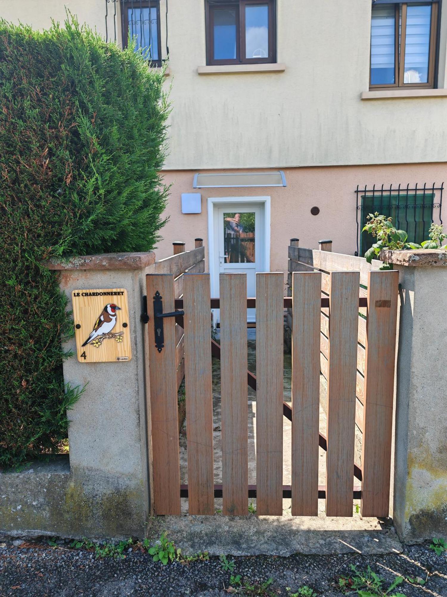 Appartement " Le Chardonneret " Issenheim Exterior photo